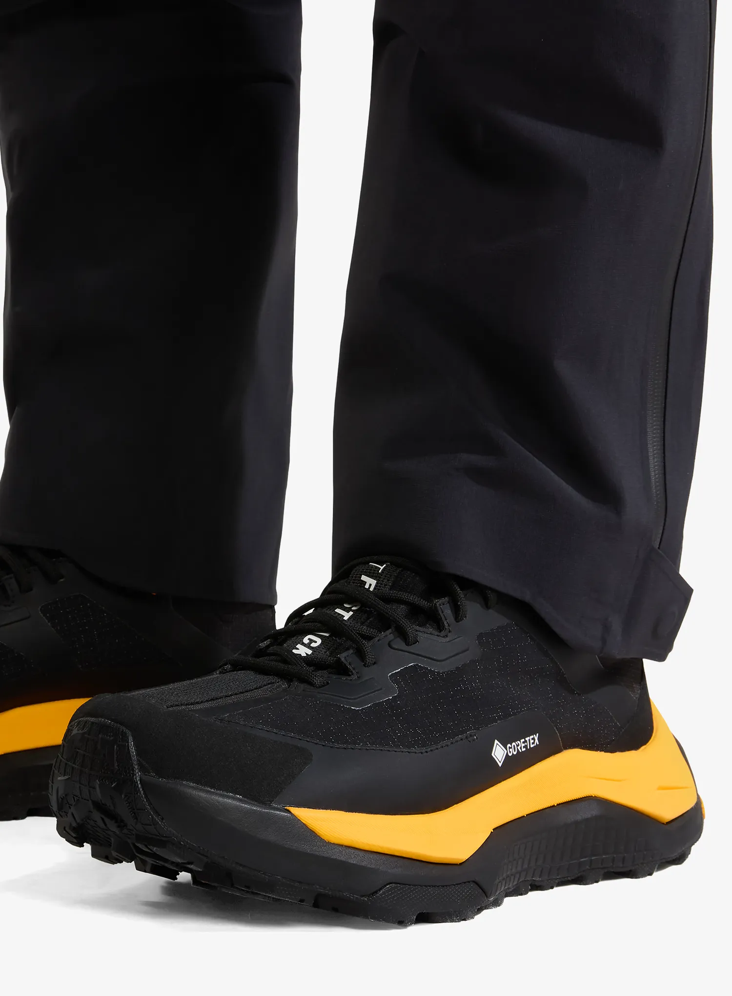 Pohodniški čevlji The North Face Summit Fastpack GTX - tnf black/summit gold