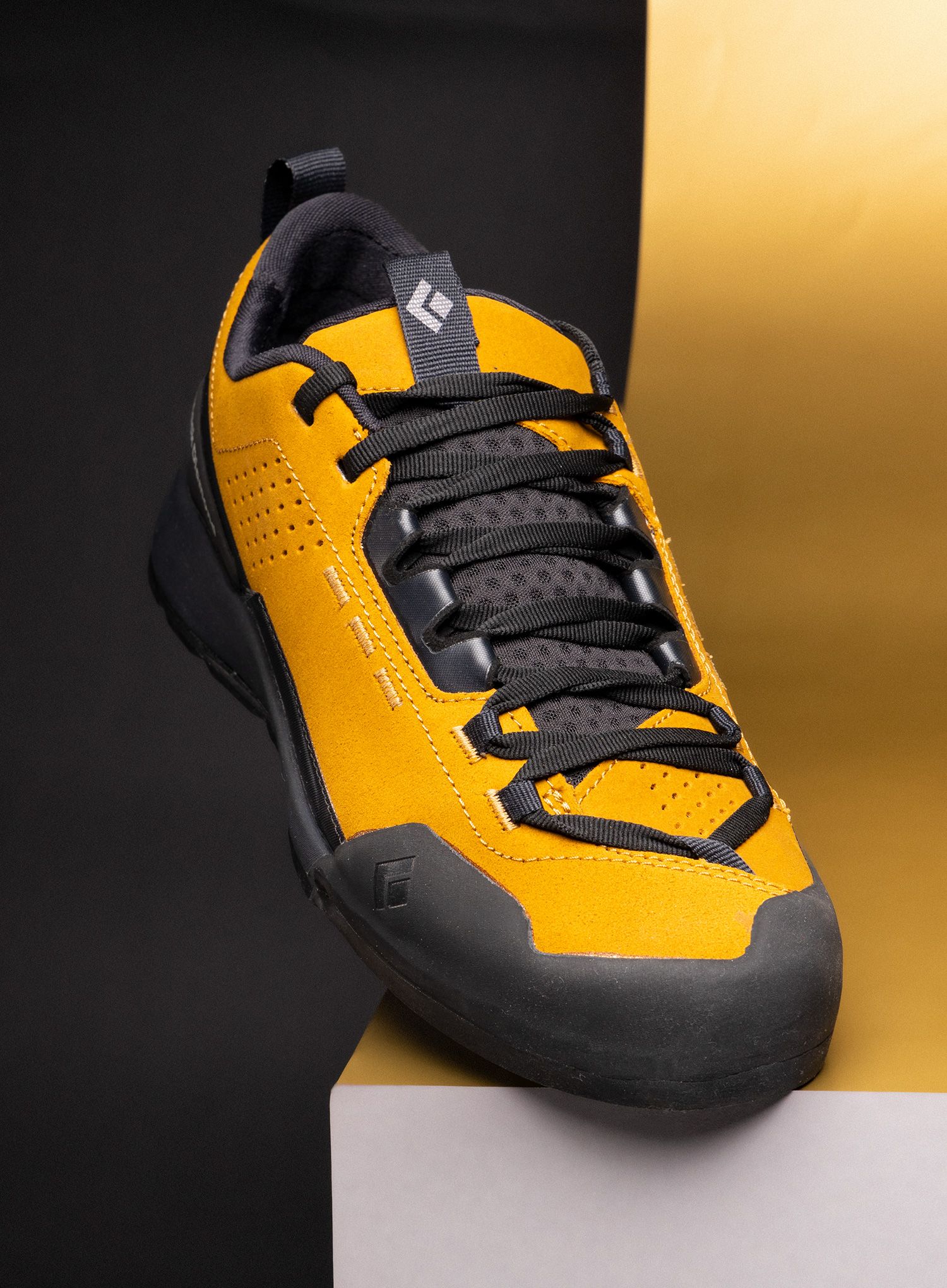 Pristopni čevlji Black Diamond Technician LTHR - amber