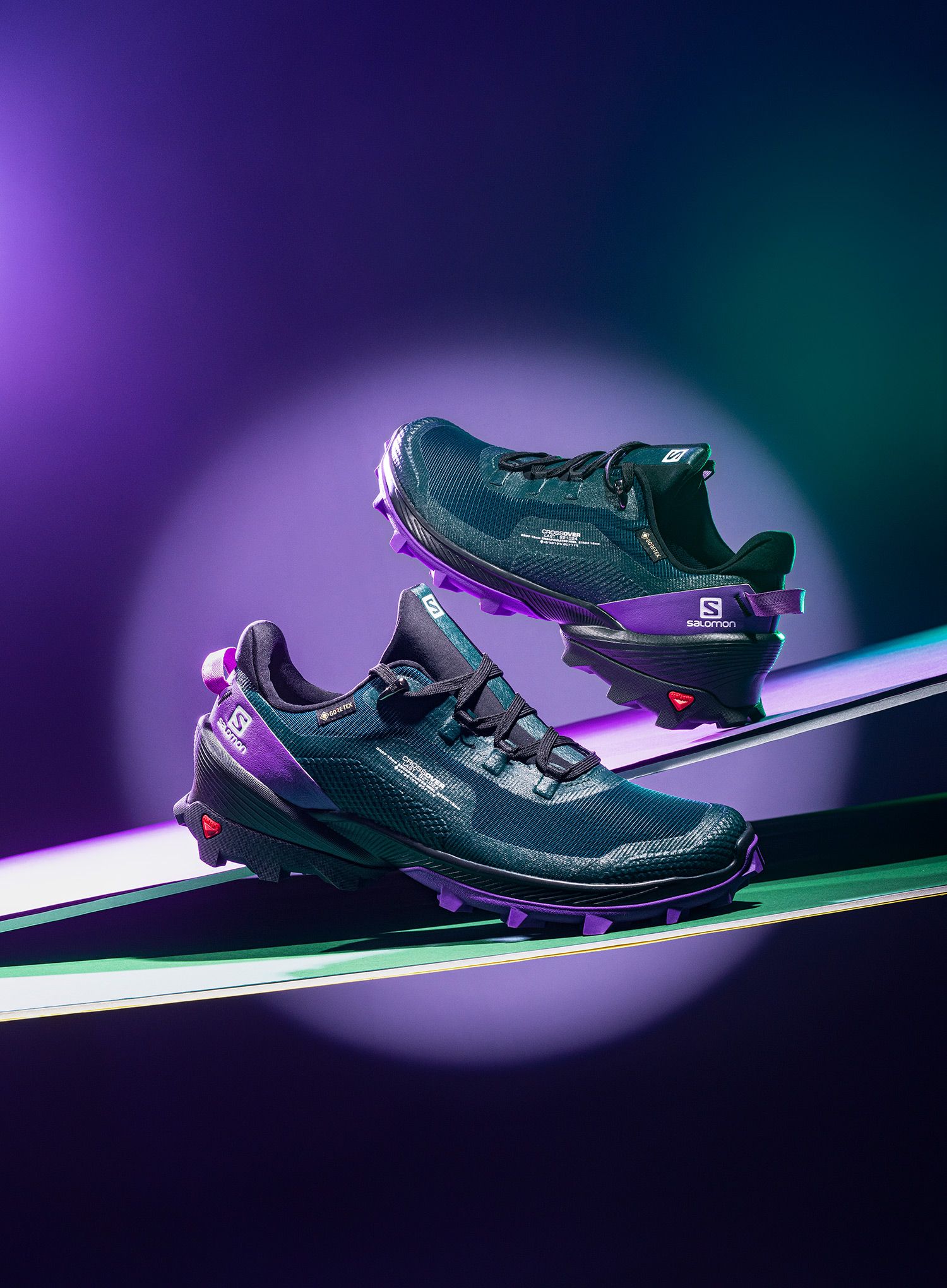 Ženski pohodniški čevlji Salomon Cross Over GTX - ponder/black/royal