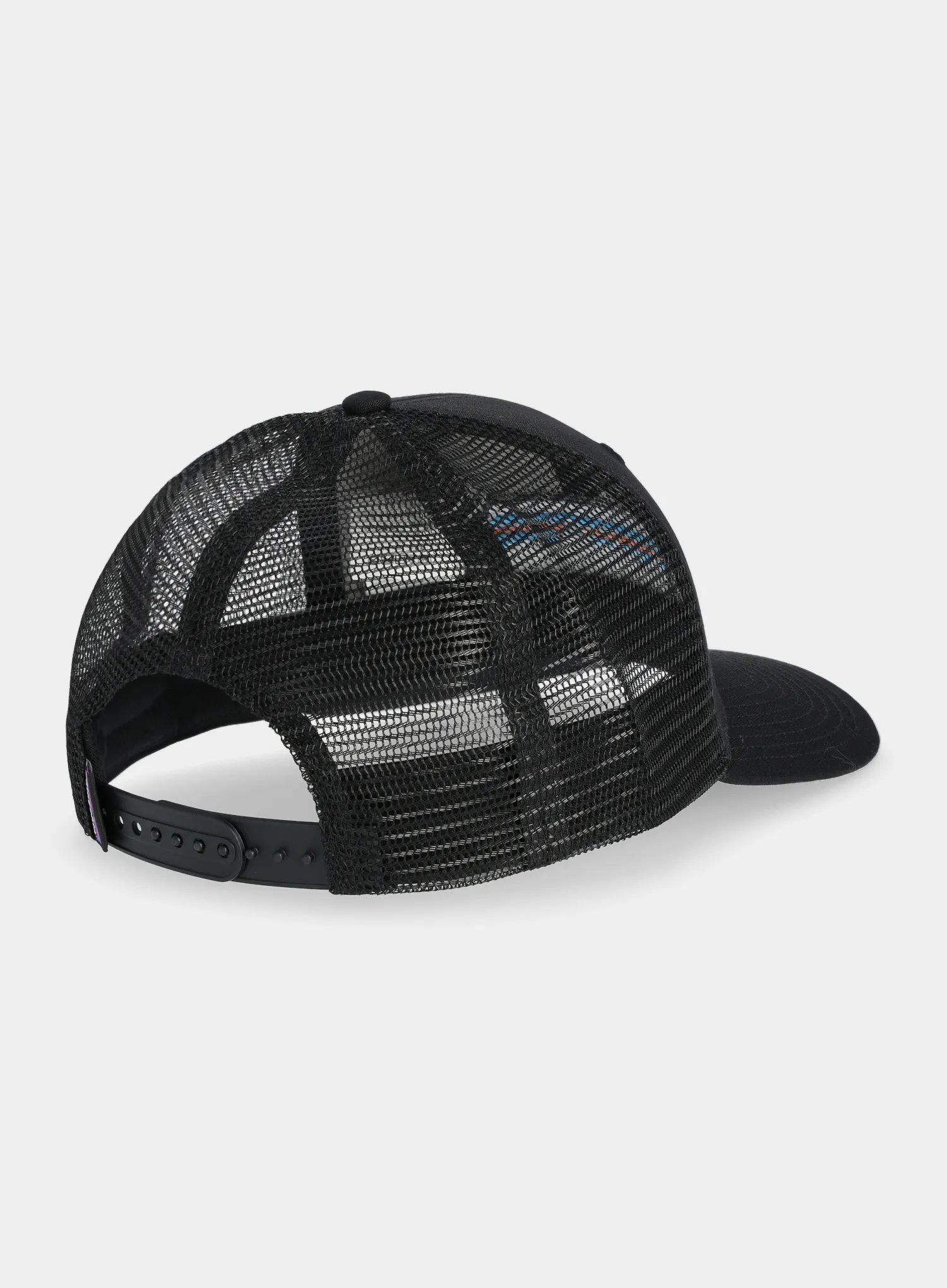 Kape Patagonia P-6 Logo Trucker Hat - black