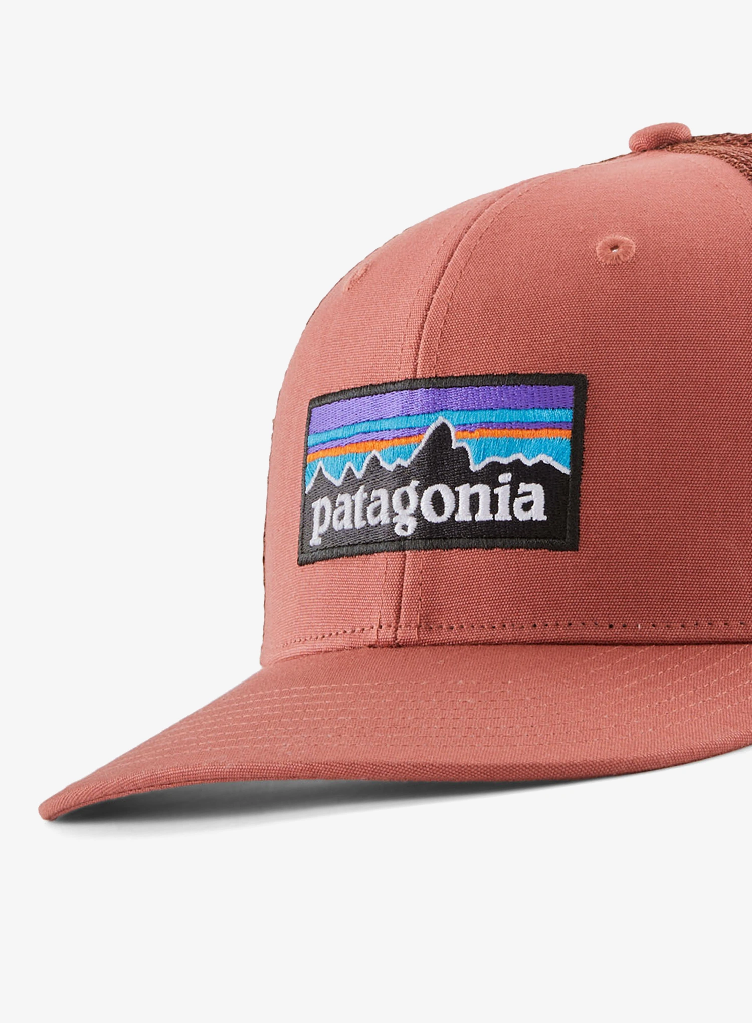 Kape Patagonia P-6 Logo Trucker Hat - potters red