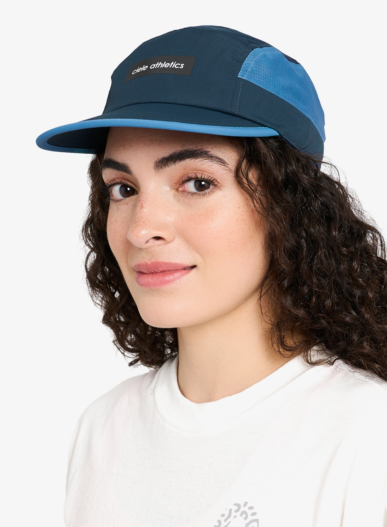 Kapa s šiltom Ciele GOCap-Field-IconicBar - indigo