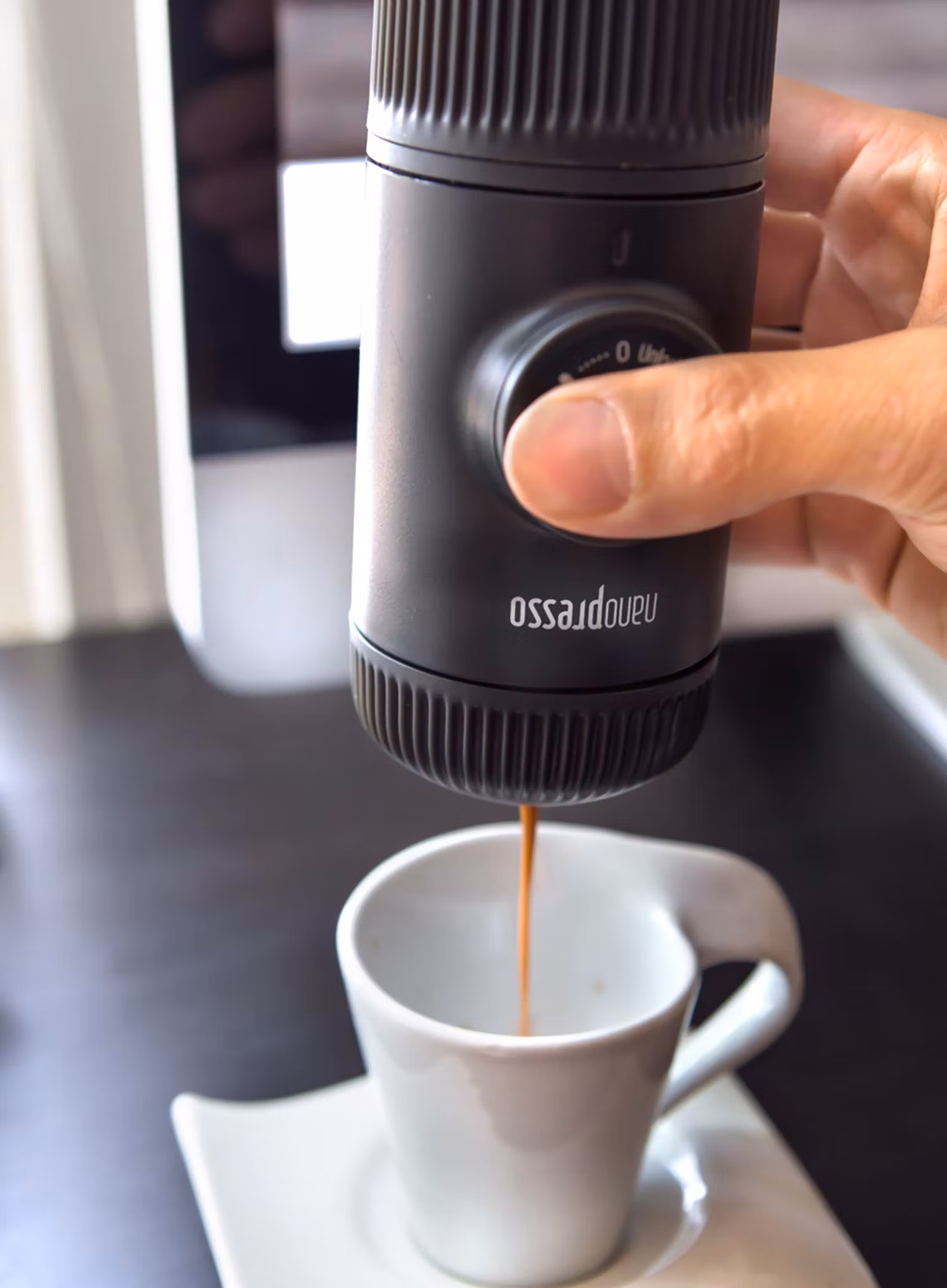 Prenosni kavomat Wacaco Nanopresso Elements + etui - grey
