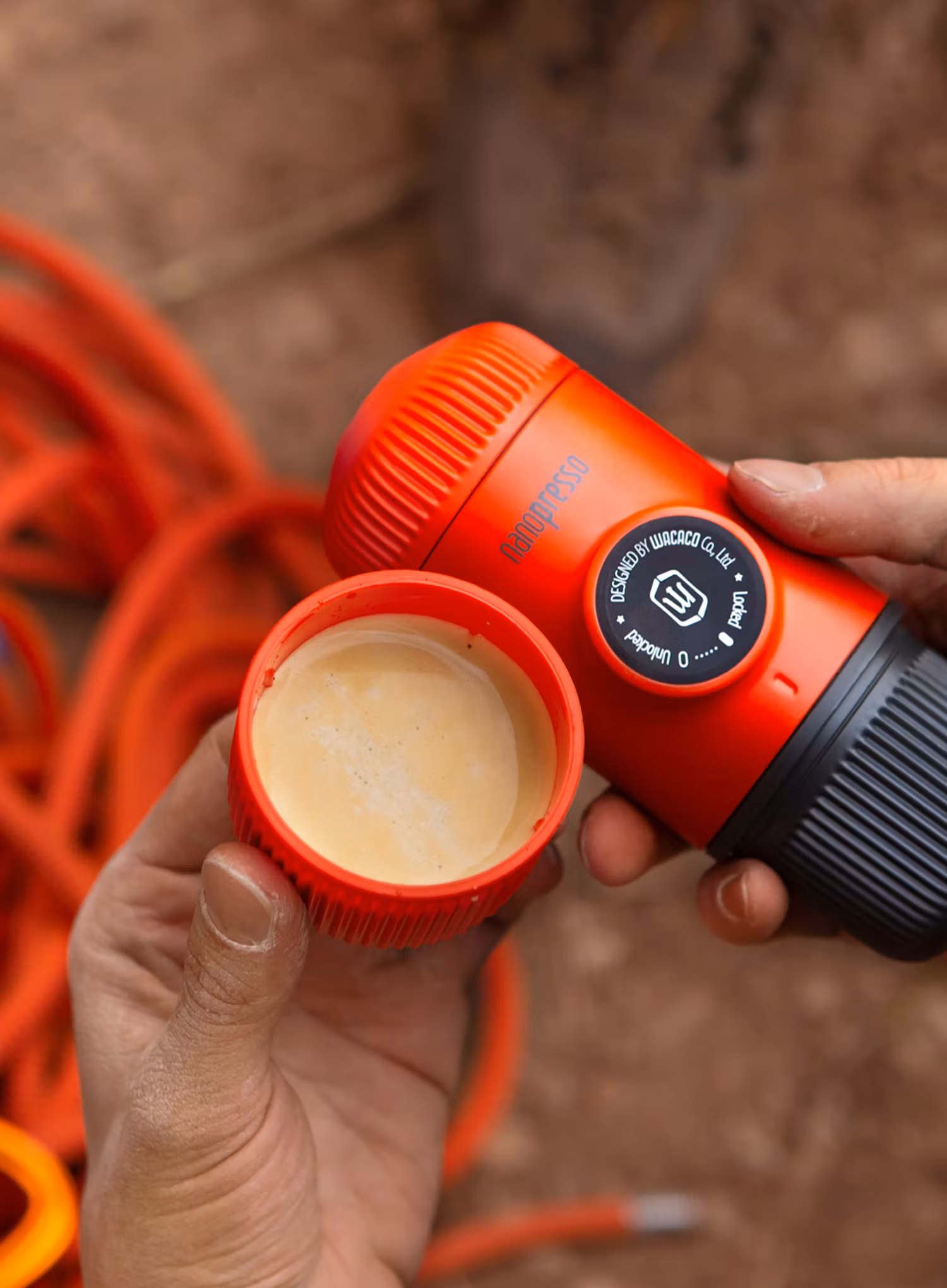 Prenosni kavomat Wacaco Nanopresso Elements + etui - lava red