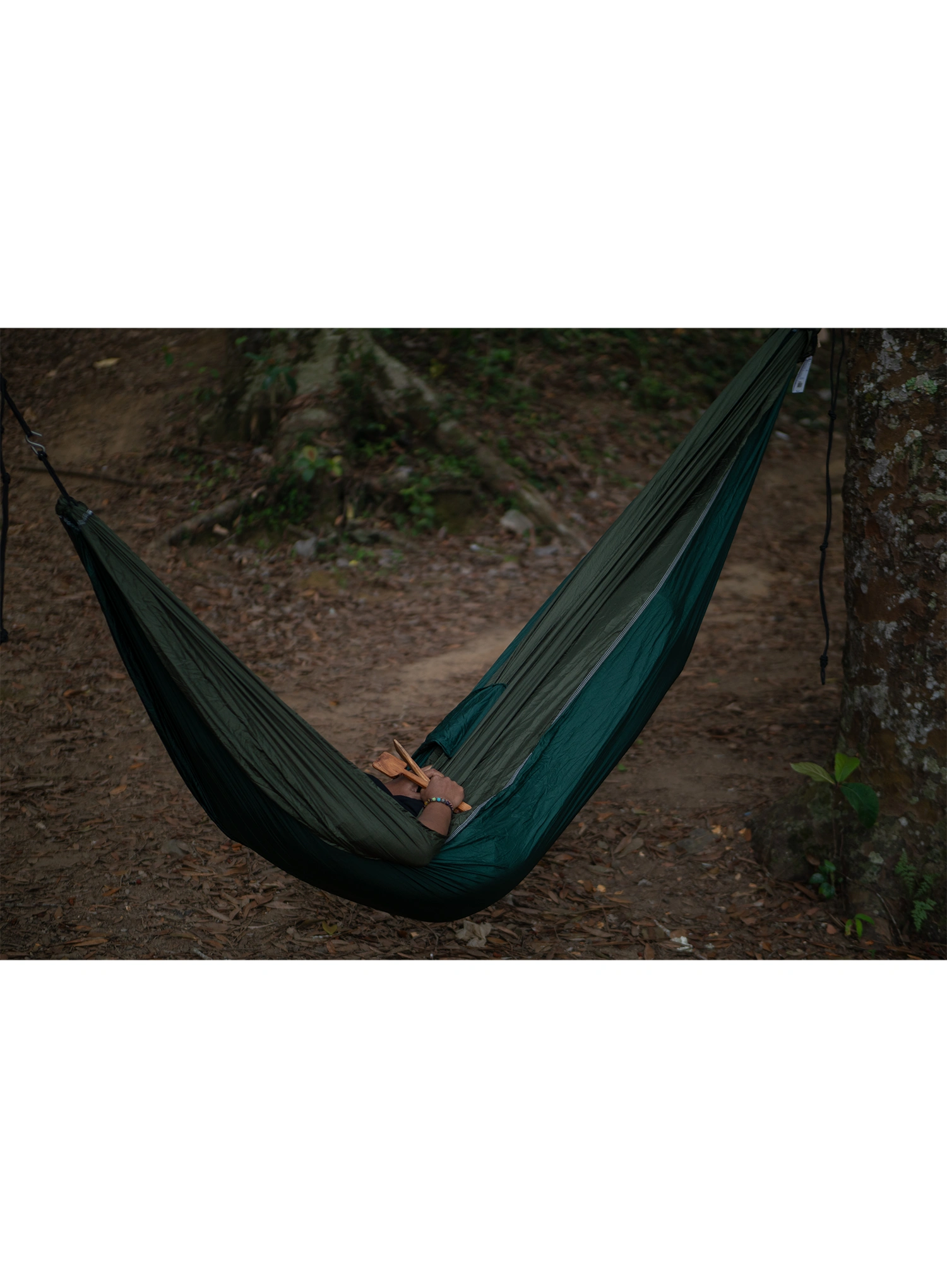 Viseča mreža Ticket To The Moon King Size Hammock - dark green/leaf green