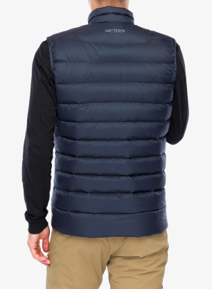 Puhasti brezrokavnik Arcteryx Cerium Vest - black sapphire