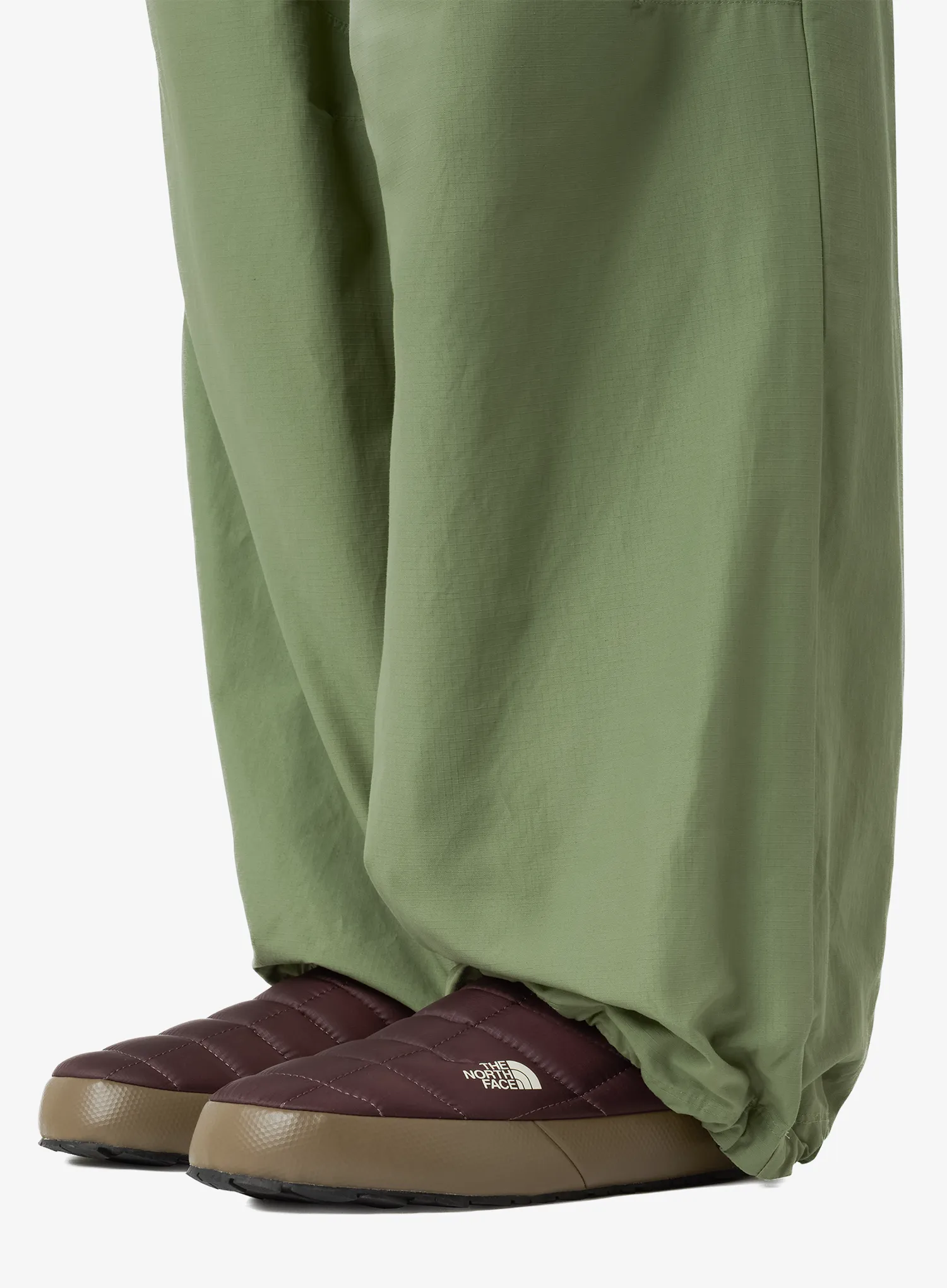 Ženski podloženi copati The North Face ThermoBall Traction Mule V - tawny quartz/mocha brown