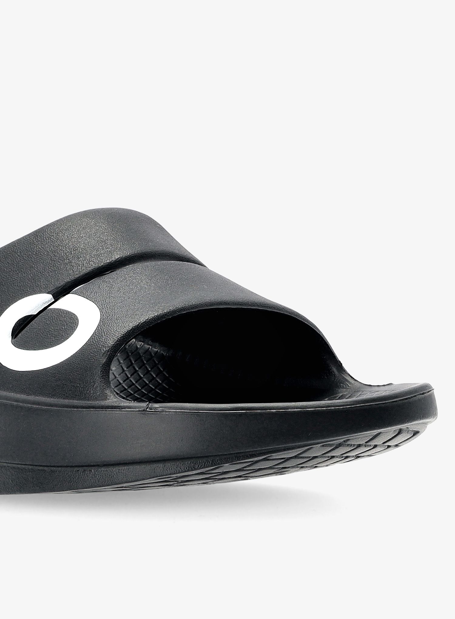 Natikači Oofos Ooahh Sport - black