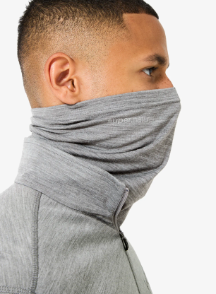 Šal za vrat Super.natural Wanderlust Neckwarmer - cashmere grey melange