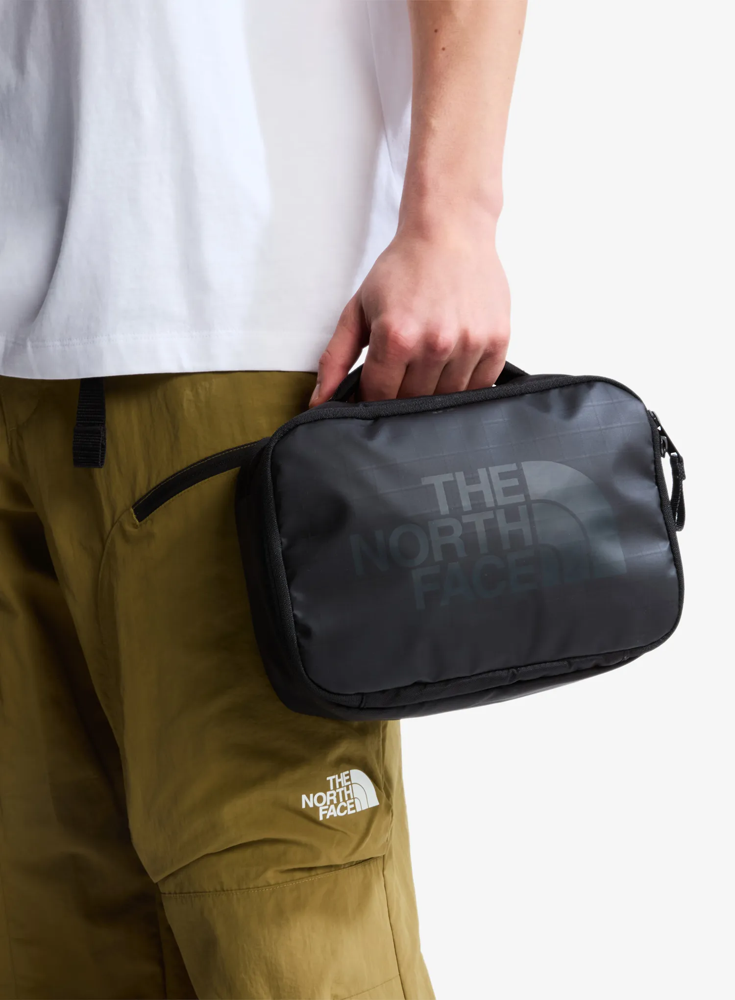 Kozmetična torbica The North Face Base Camp Voyager Toiletry Kit - black/grey