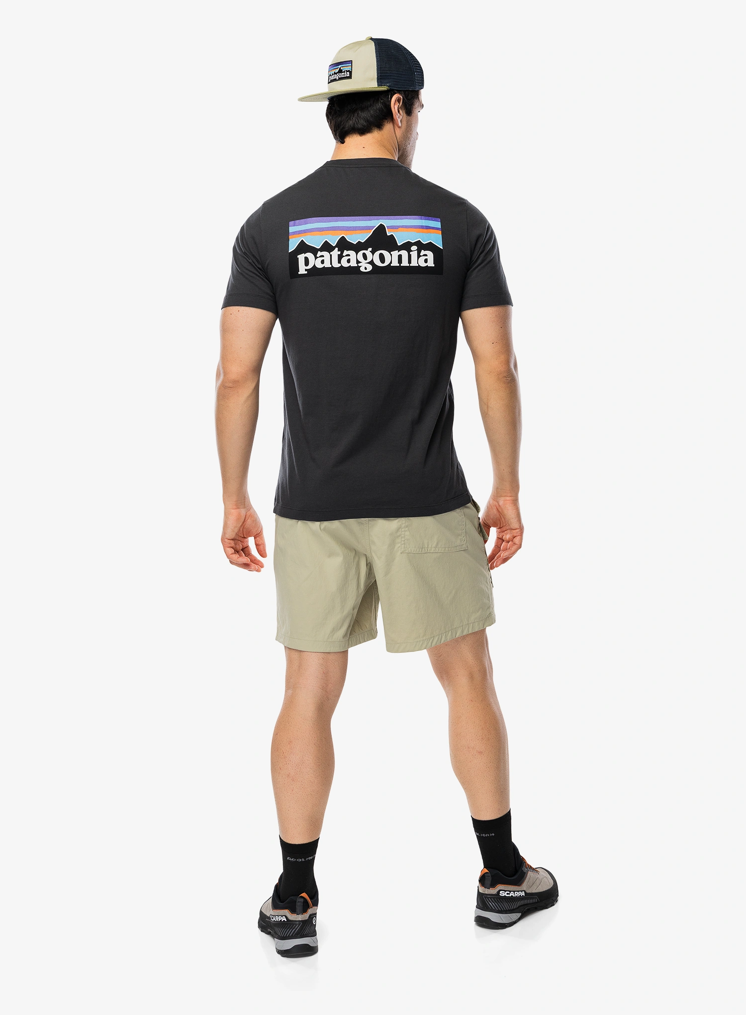 Bombažna majica Patagonia P-6 Logo T-Shirt - ink black