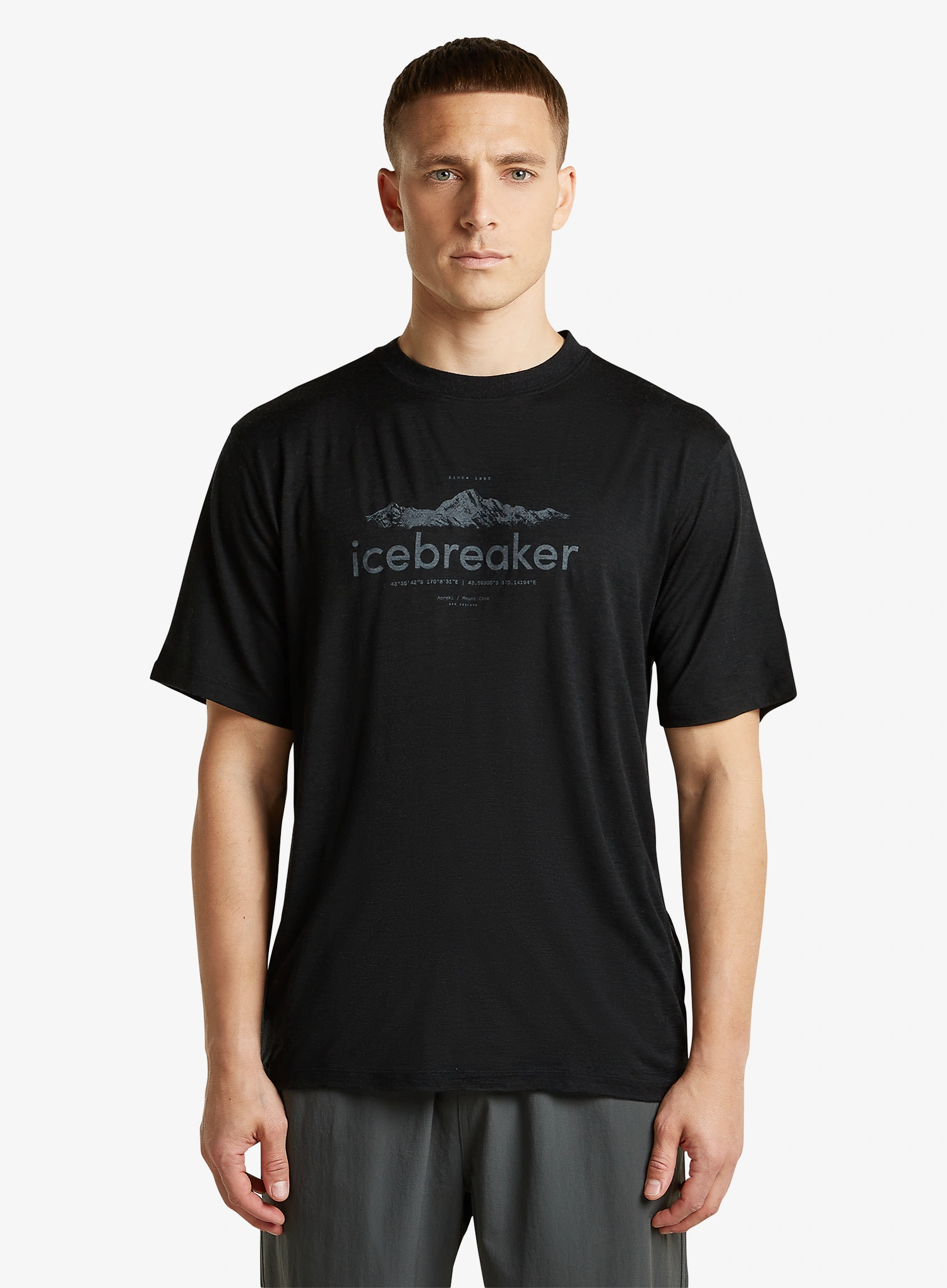 IcebreakerMerino150TechLiteSSRlxdTibHeritage_black_fw26_139.webp