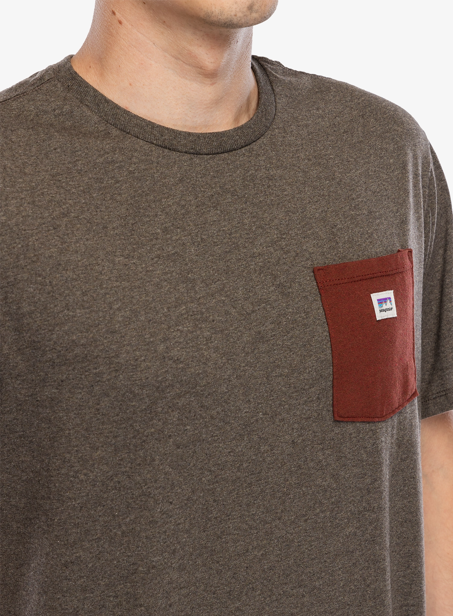 Majica Patagonia Shop Sticker Pocket Responsibili-Tee - marlow brown