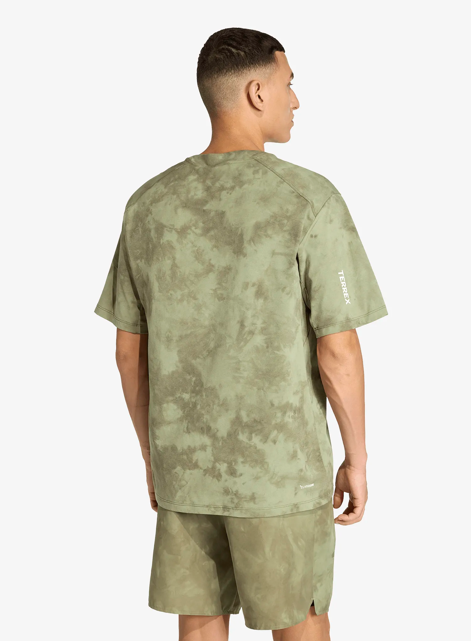 Športna majica adidas TERREX Multi Spray Dye Tee - tent green/olive strata