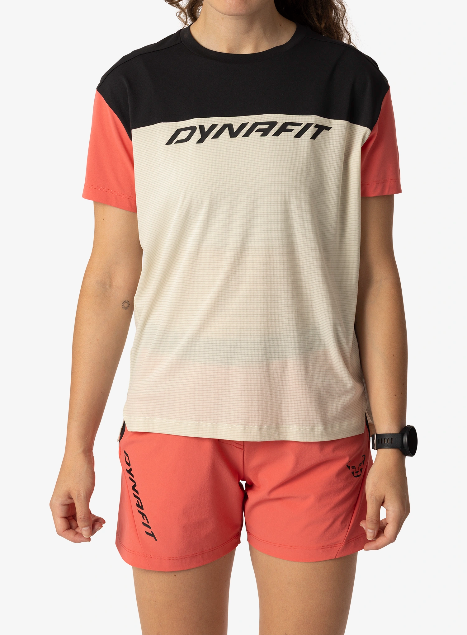 qweDynafitTraverseLightT_Shirtovercast4053866860956a.webp