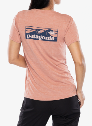 Ženska športna majica Patagonia Cap Cool Daily Graphic Shirt Waters - boardshort logo/pink