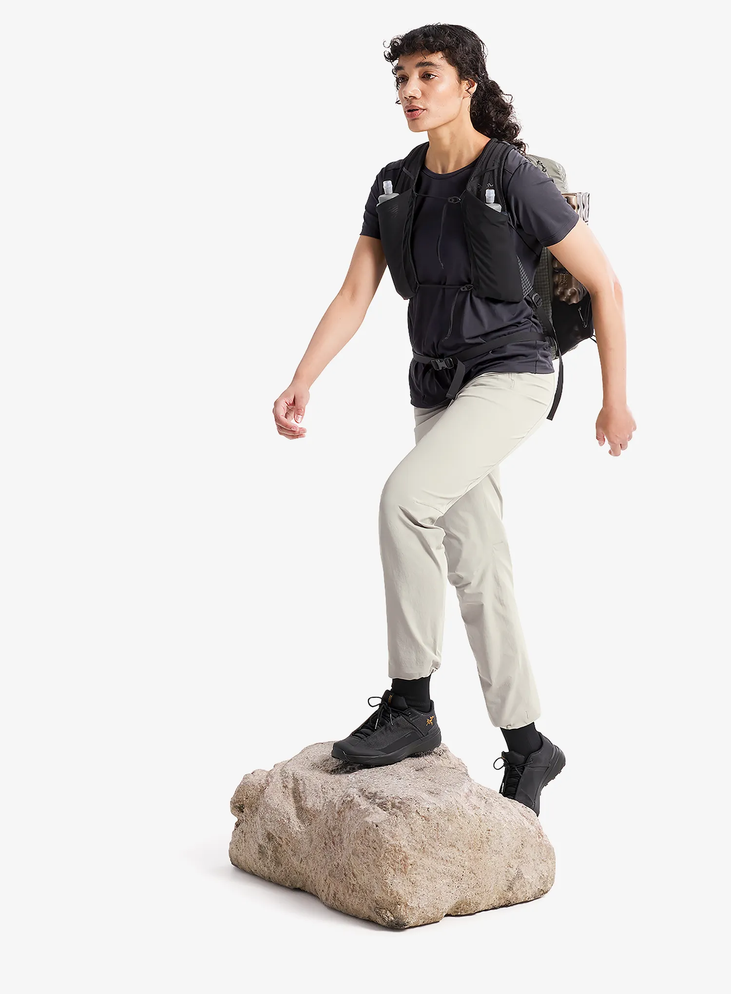 Ženska majica Arcteryx Sunna Crew SS - black