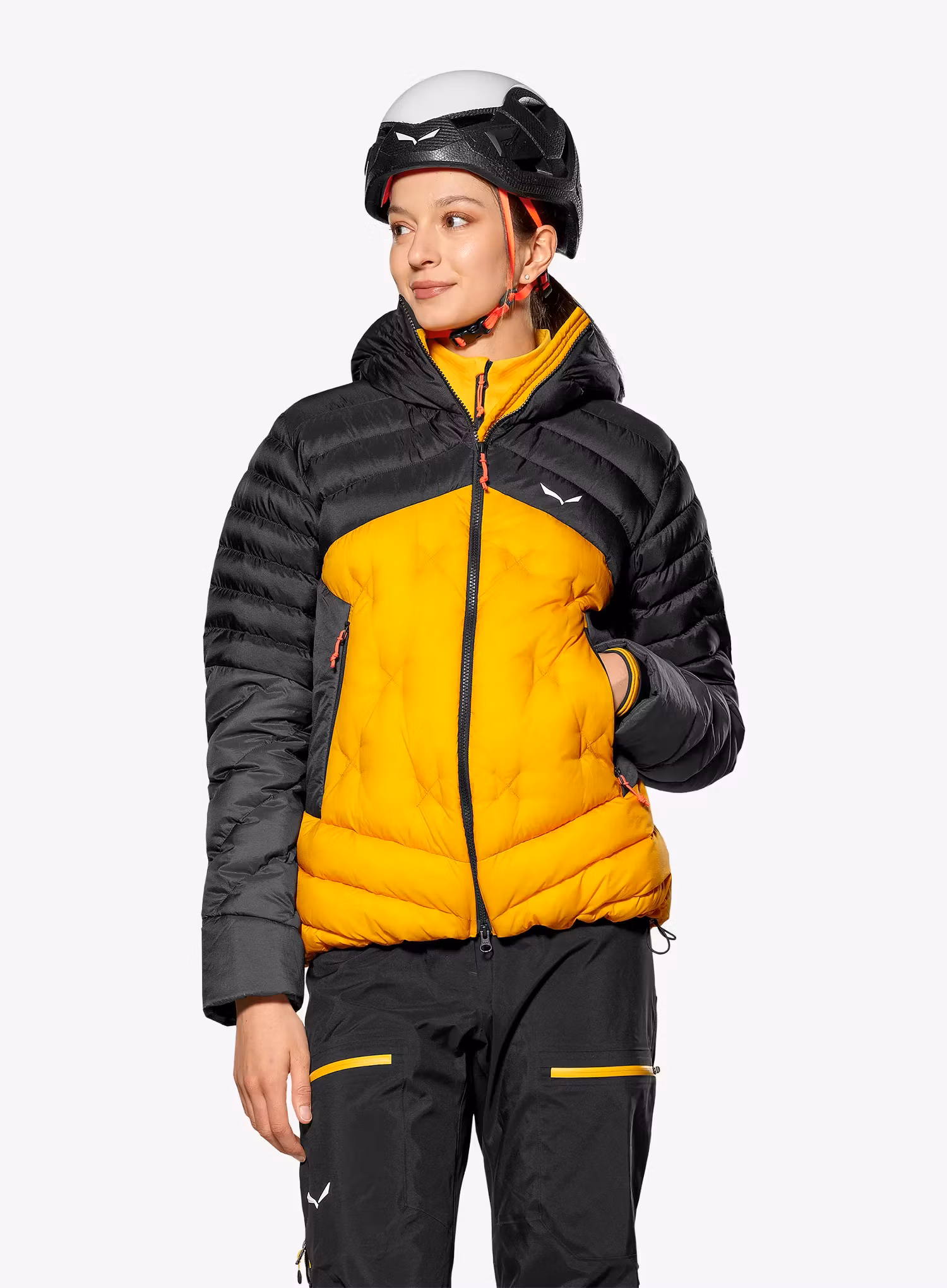 SalewaOrtlesMed4RdsDwnJacket_gold_fw26_4053866909396_1_041.webp