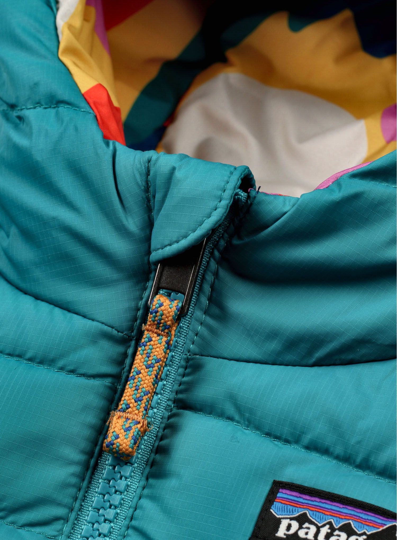 Otroška jakna Patagonia Baby Reversible Down Sweater Hoody - frontera/passage blue