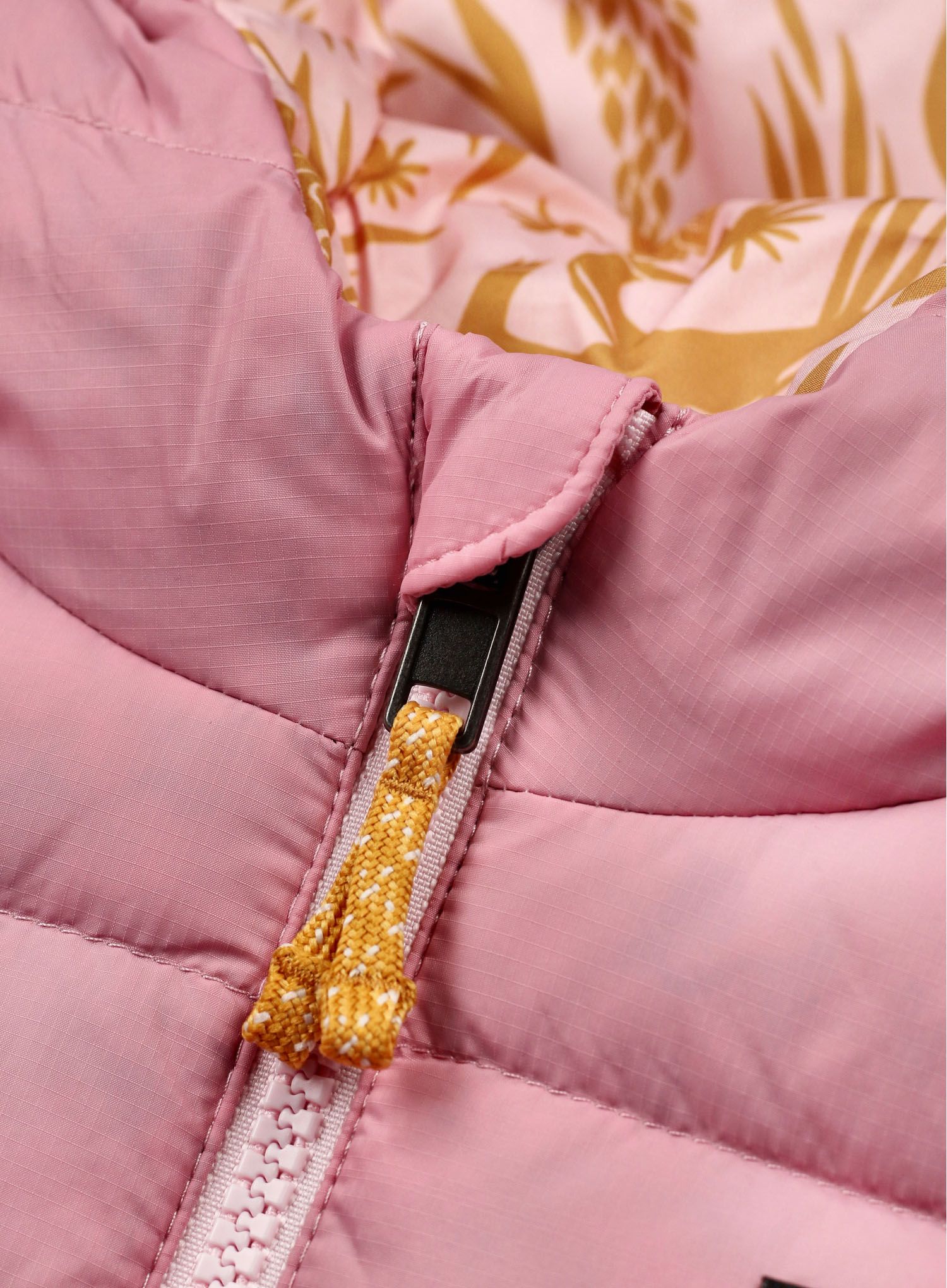 Otroška jakna Patagonia Baby Reversible Down Sweater Hoody - mara mara/peaceful pink
