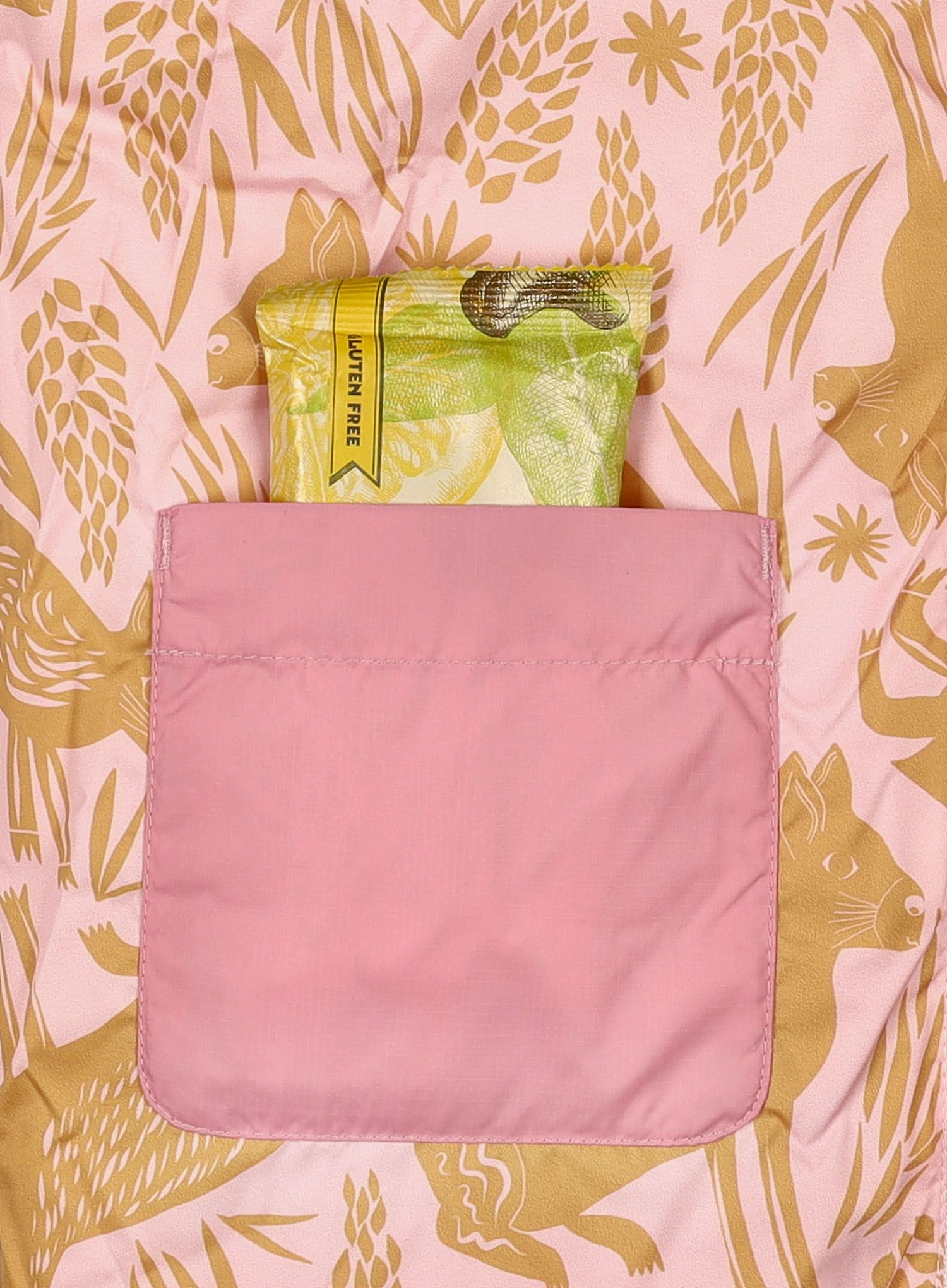 Otroška jakna Patagonia Baby Reversible Down Sweater Hoody - mara mara/peaceful pink
