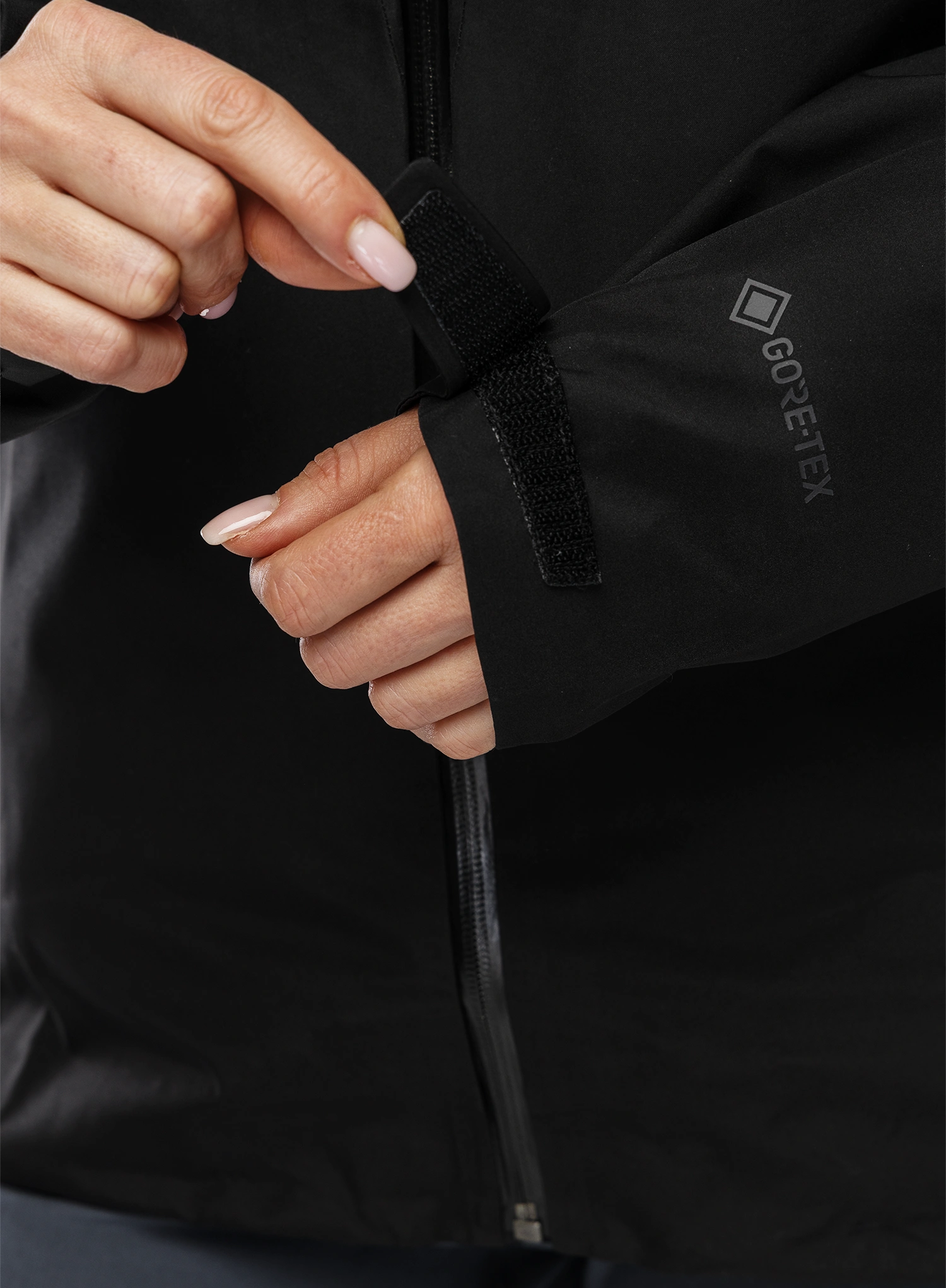 Ženska hardshell jakna Patagonia Triolet Jkt - black
