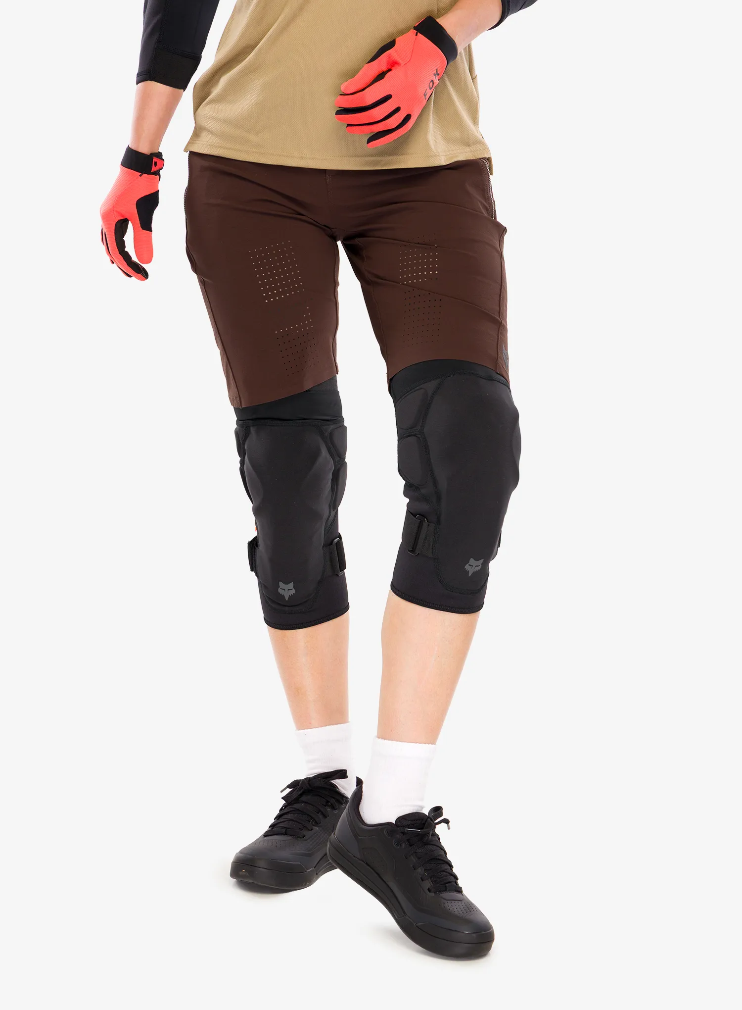 FoxLaunchKneeGuard_blac191972934742a.webp