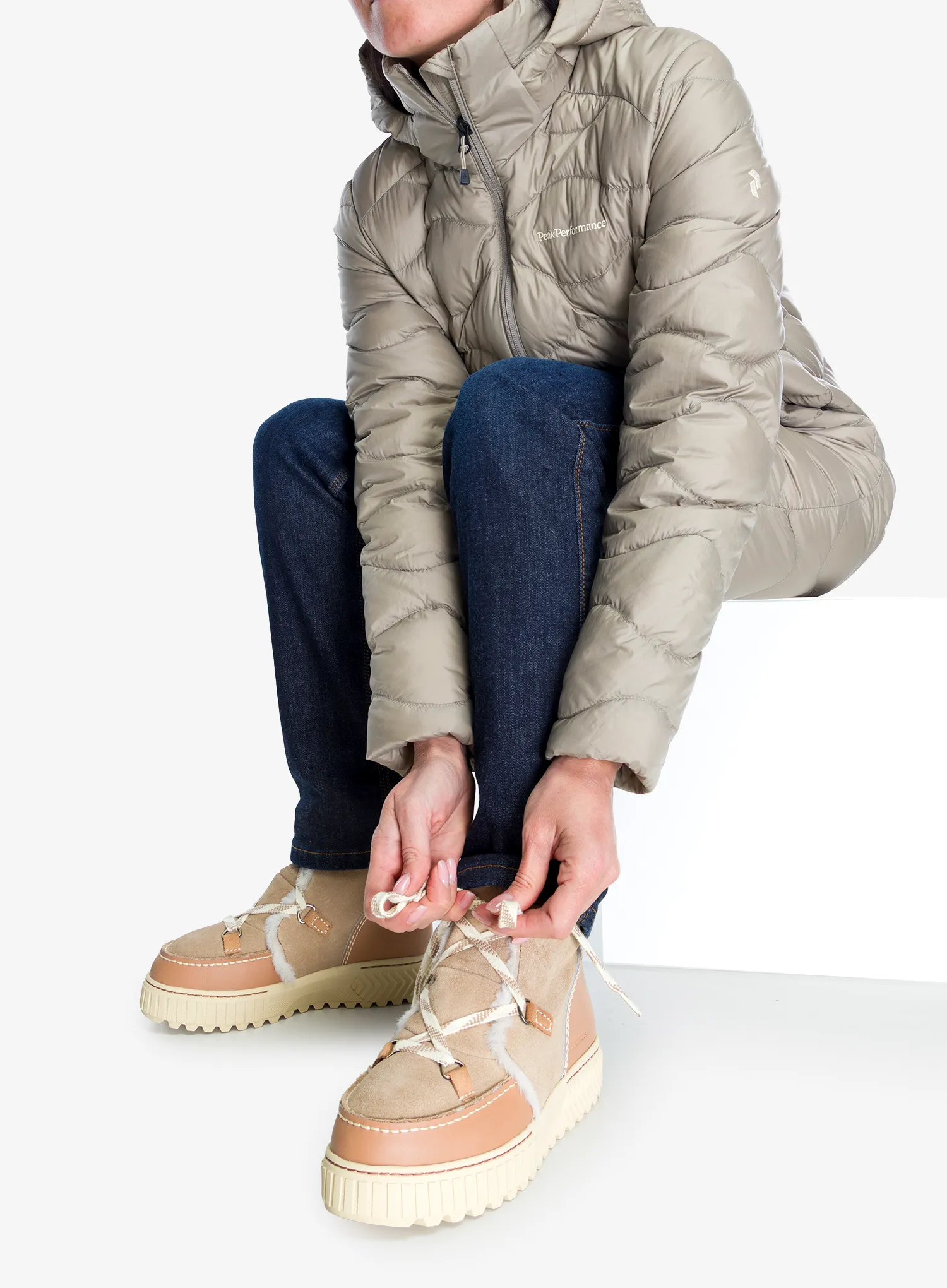 Puhast plašč Peak Performance Helium Down Coat - avid beige