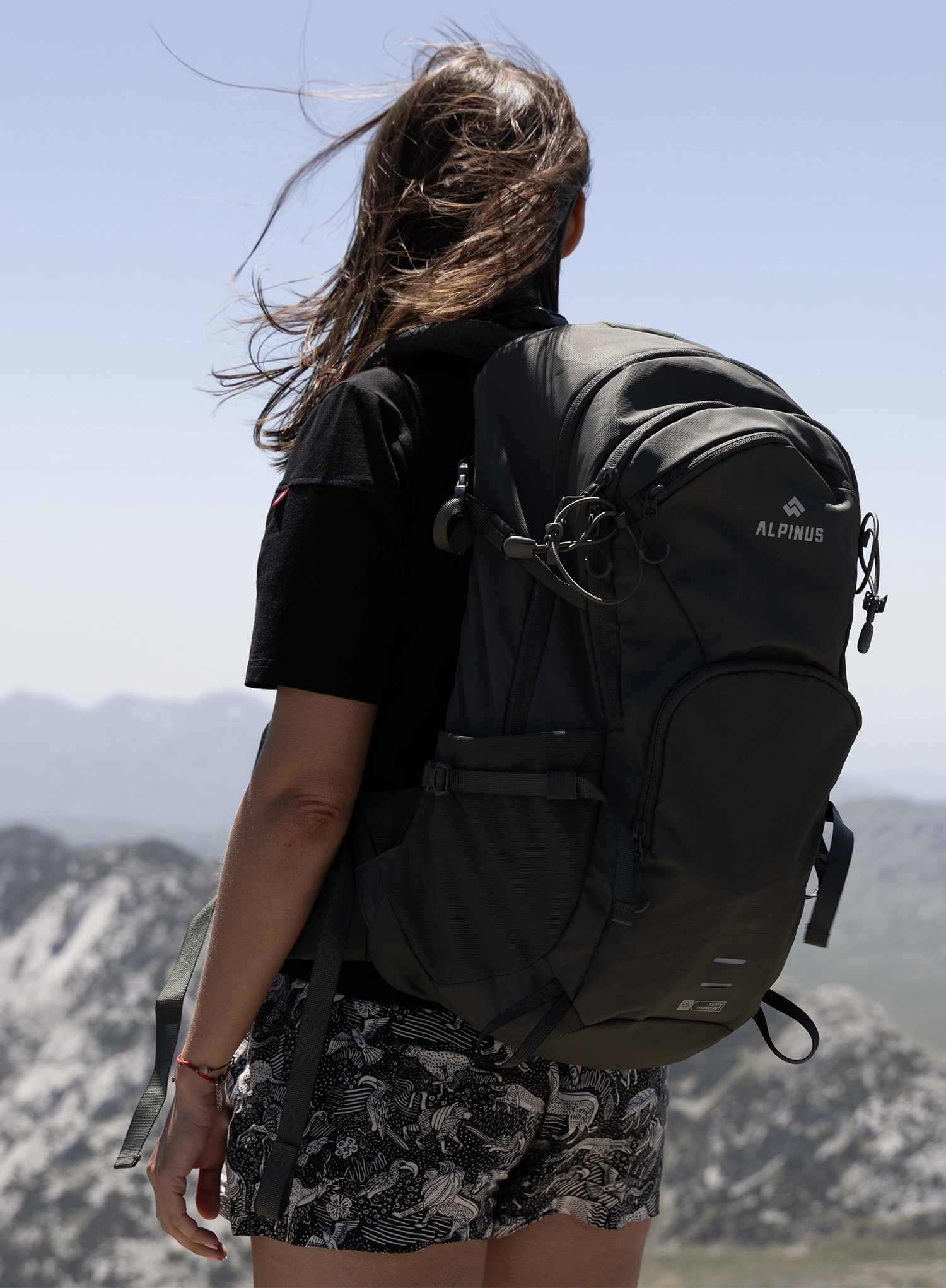 Nahrbtnik z distančno mrežico Alpinus Ornak 30 - sage
