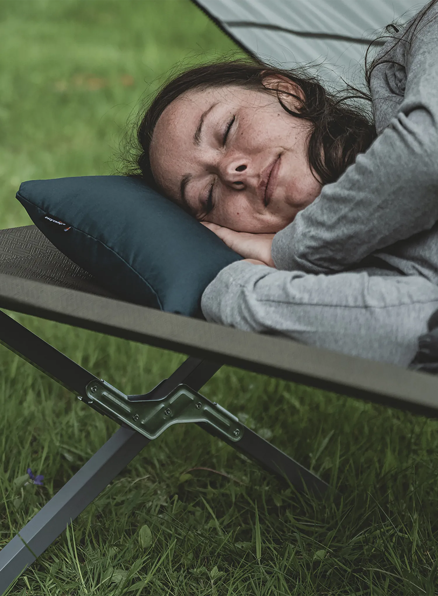 Potovalni vzglavnik Easy Camp Raven Compact Pillow