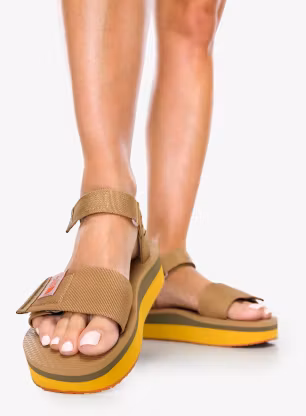 Ženski sandali The North Face Skeena Platform - sahara/iron bronze