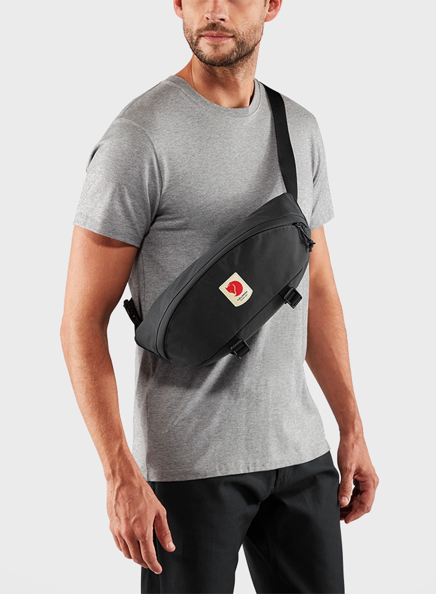 Torbica za čez ramo Fjallraven Ulvo Hip Pack Large - black