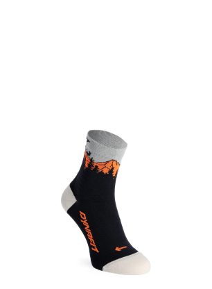 Pohodniške nogavice Dynafit Traverse Mid Socks - black out/ultra orange