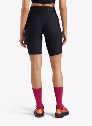 Ženske tekaške kratke hlače La Sportiva Triumph Tight Short - black/chalk