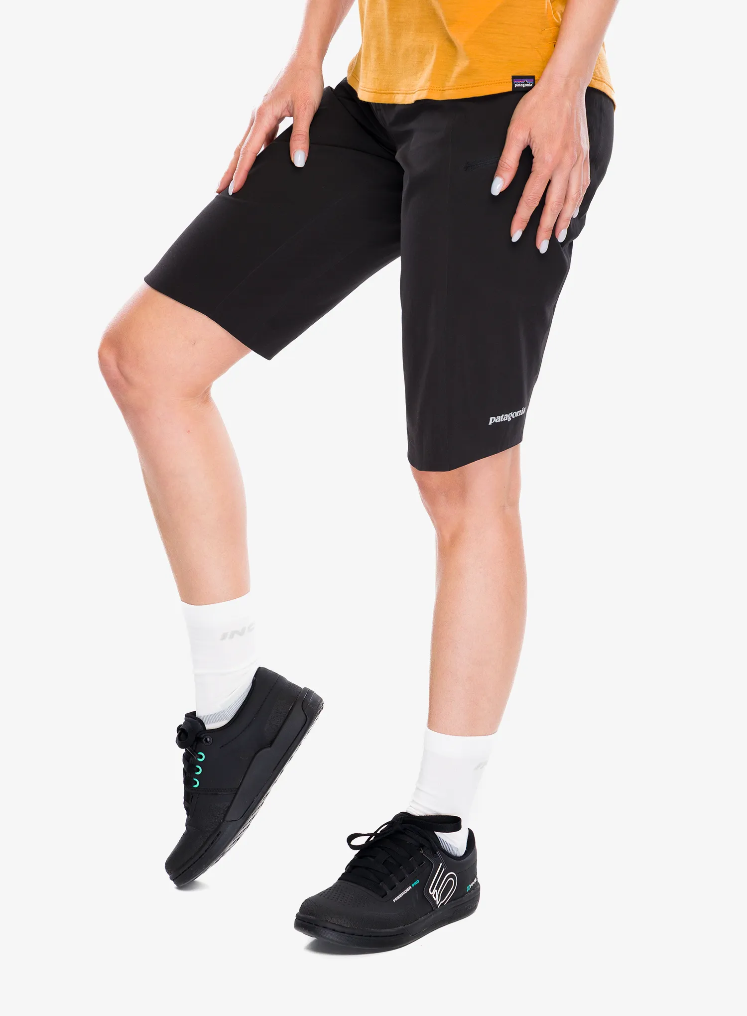 Ženske kolesarske kratke hlače Patagonia Dirt Roamer Bike Shorts - black
