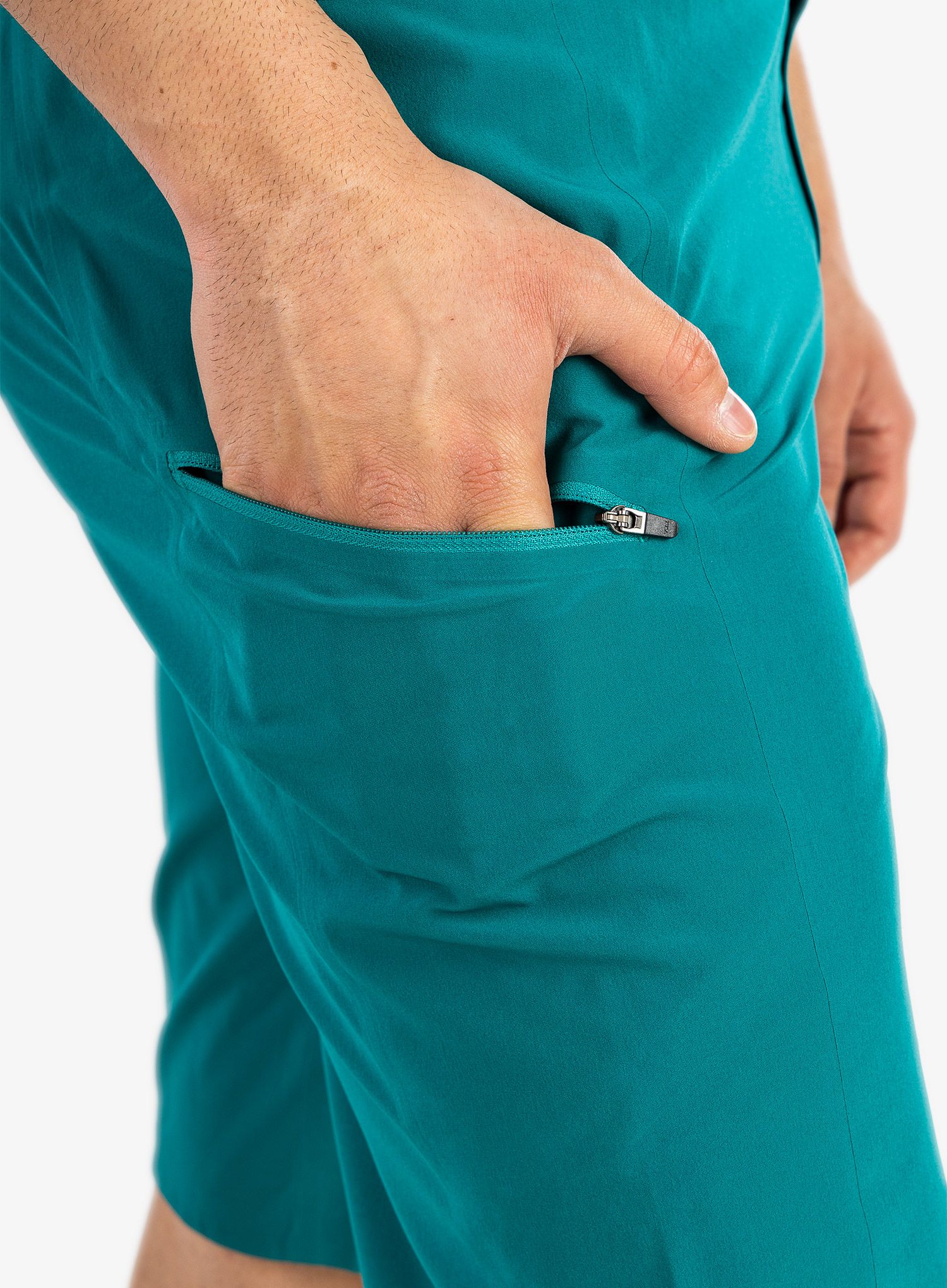 Kolesarske kratke hlače Patagonia Dirt Roamer Bike Shorts - borealis green