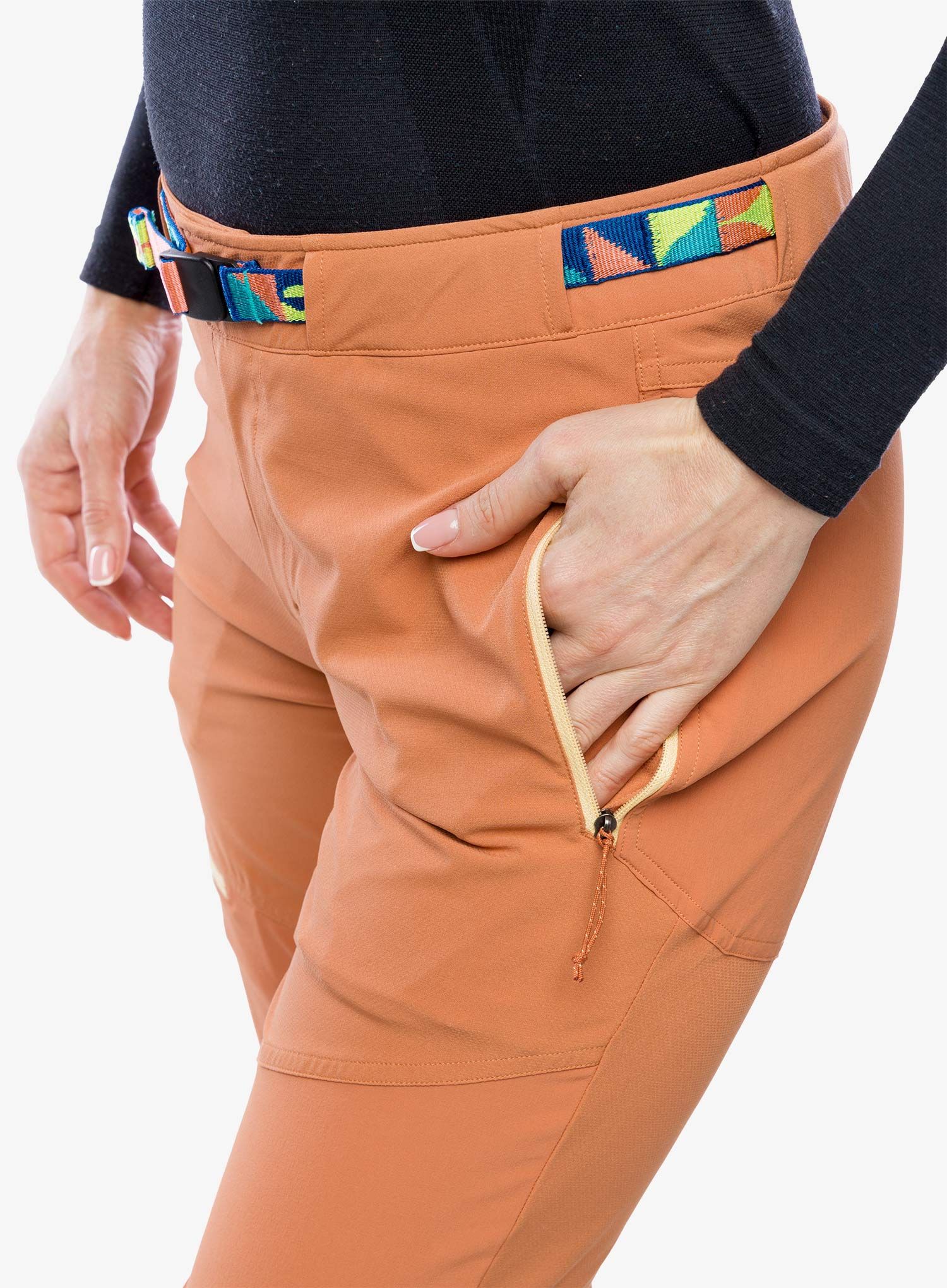 Ženske pohodne hlače Patagonia Altvia Alpine Pants - sienna clay