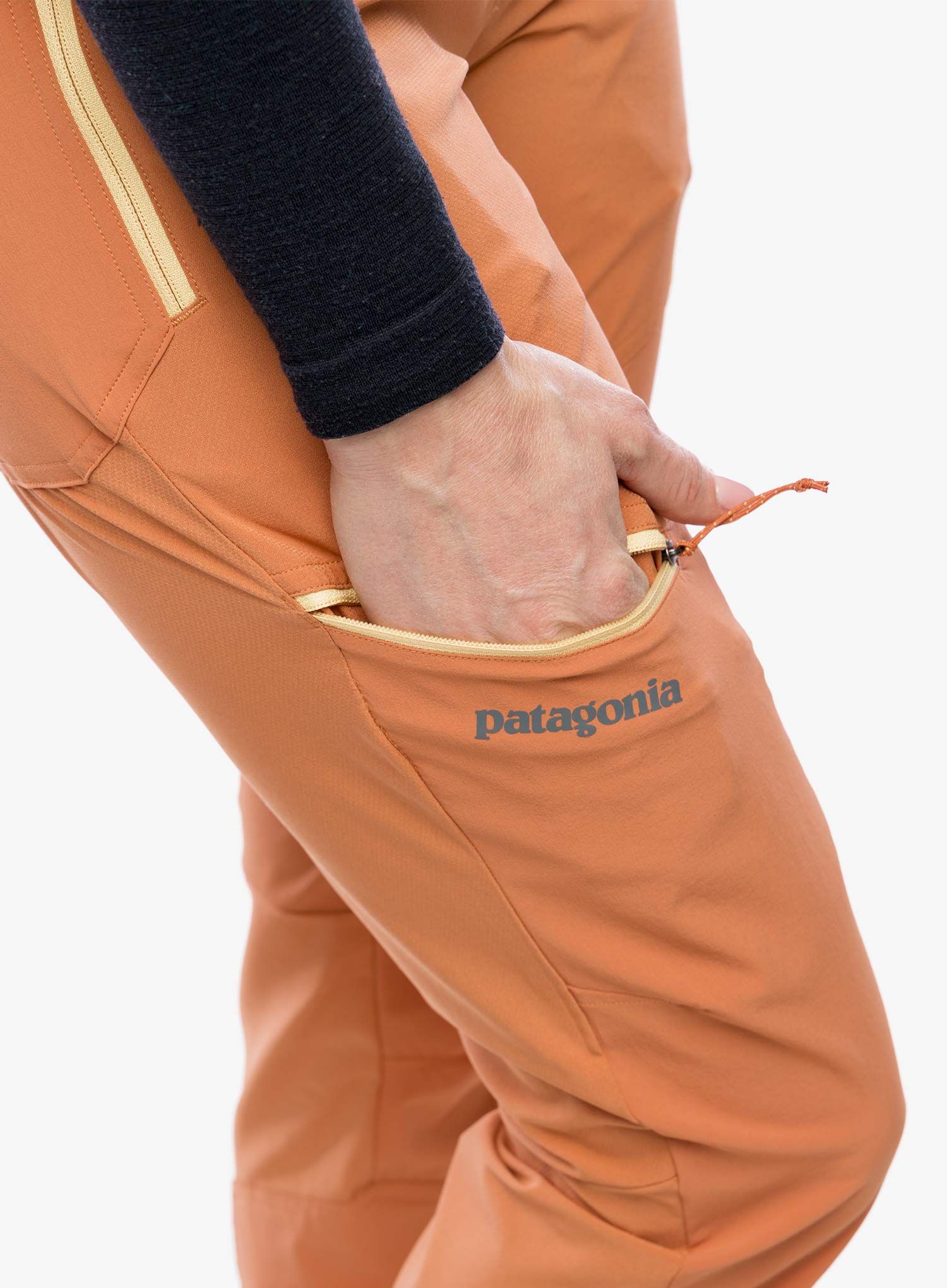 Ženske pohodne hlače Patagonia Altvia Alpine Pants - sienna clay