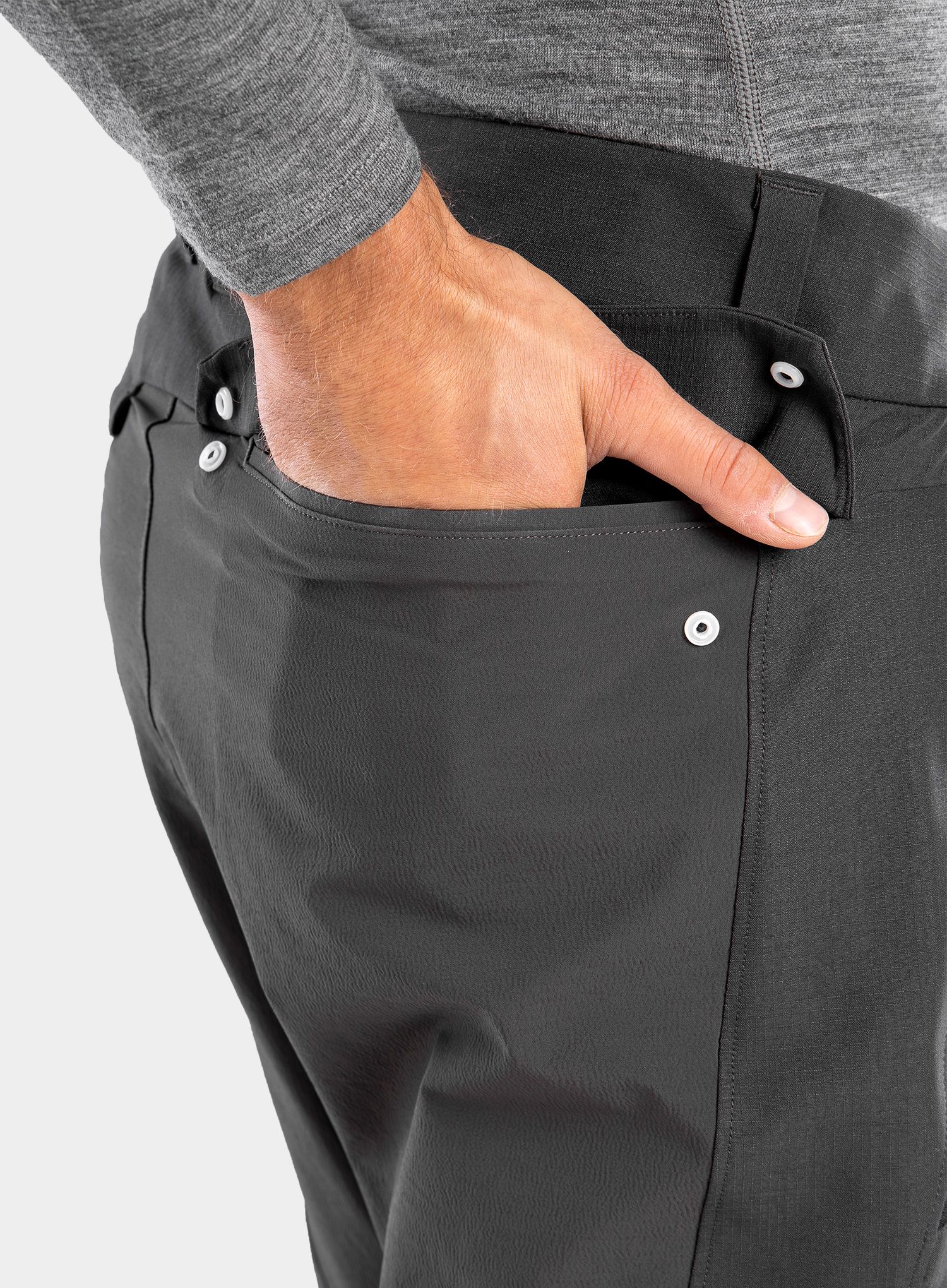 Pohodne hlače BlackYak Canchim Pants - phantom