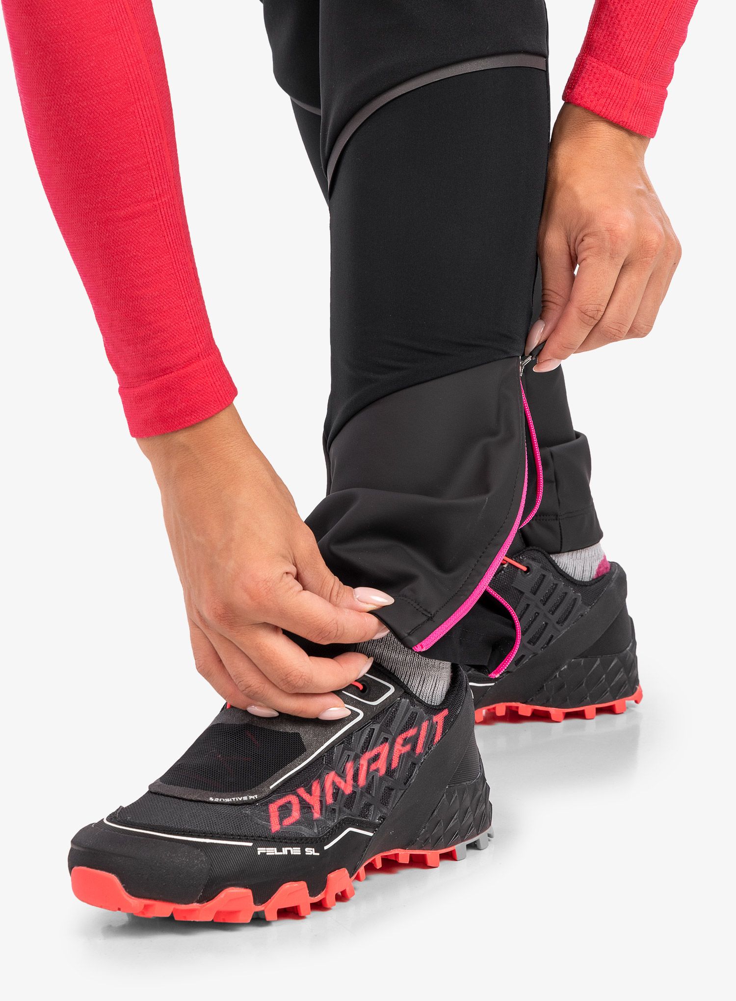 Ženske tekaške hlače Dynafit Alpine Warm Pants - black out/pink glo