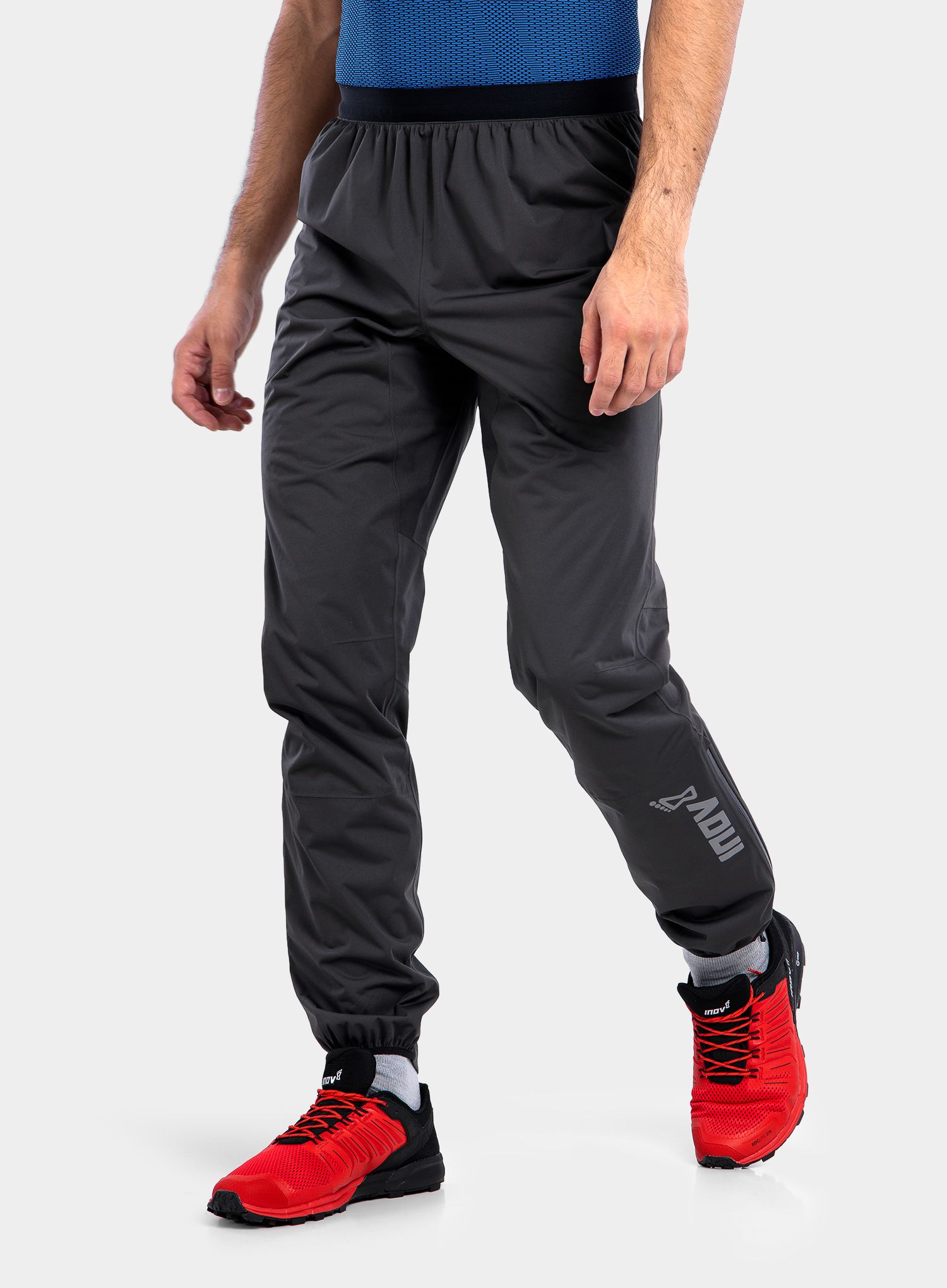 Tekaške hlače Inov-8 Trailpant - black