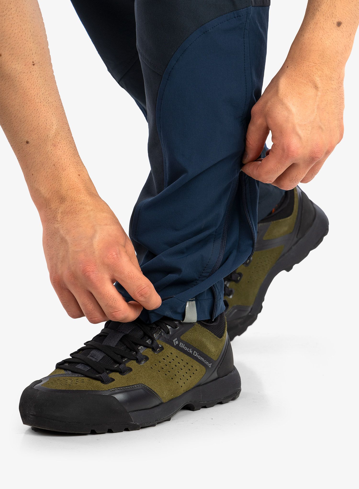 Pohodne hlače Rab Torque Pants - deep ink
