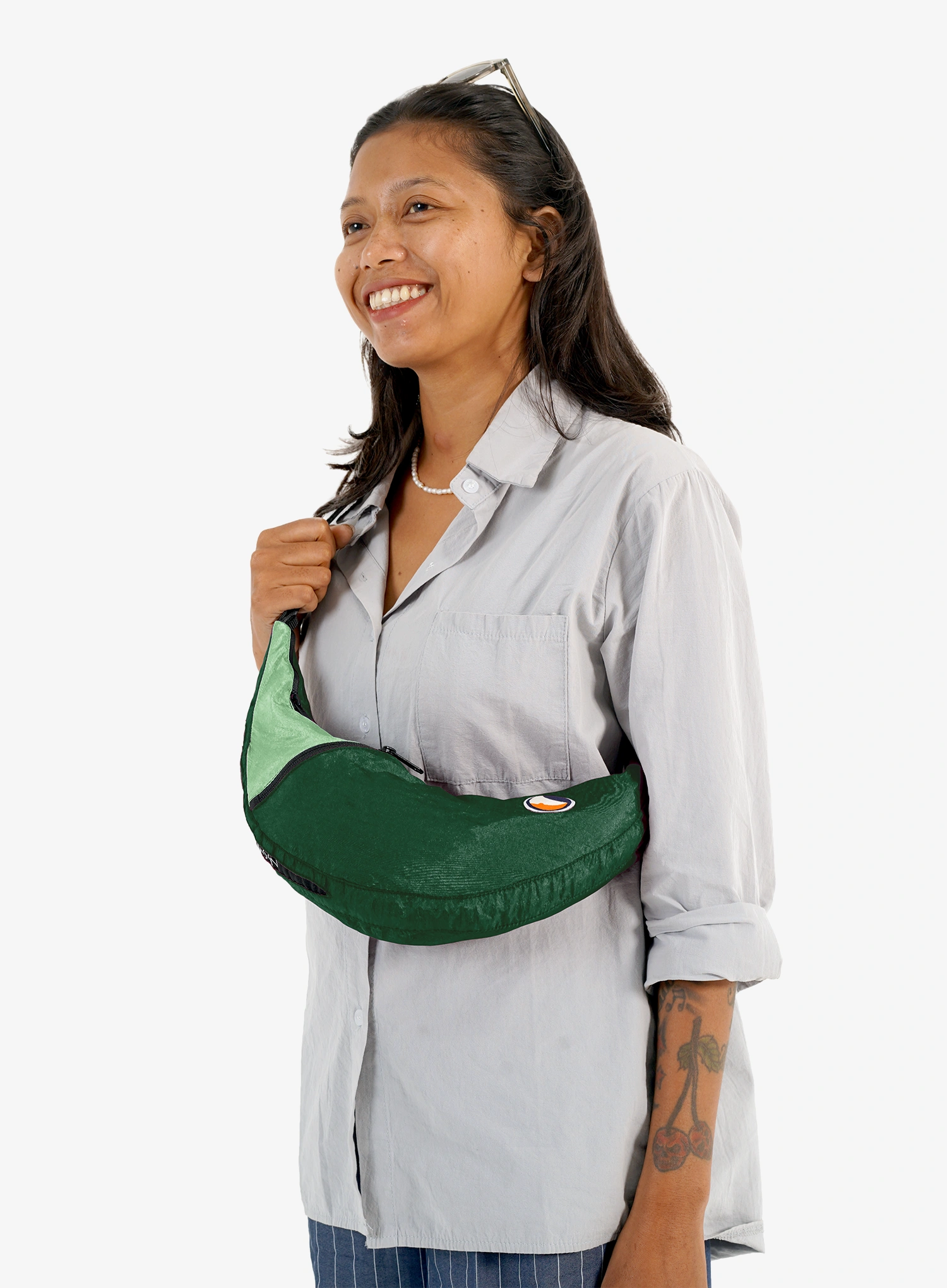 Torba Ticket To The Moon Upcycled Sling Bag - dark green/jade green
