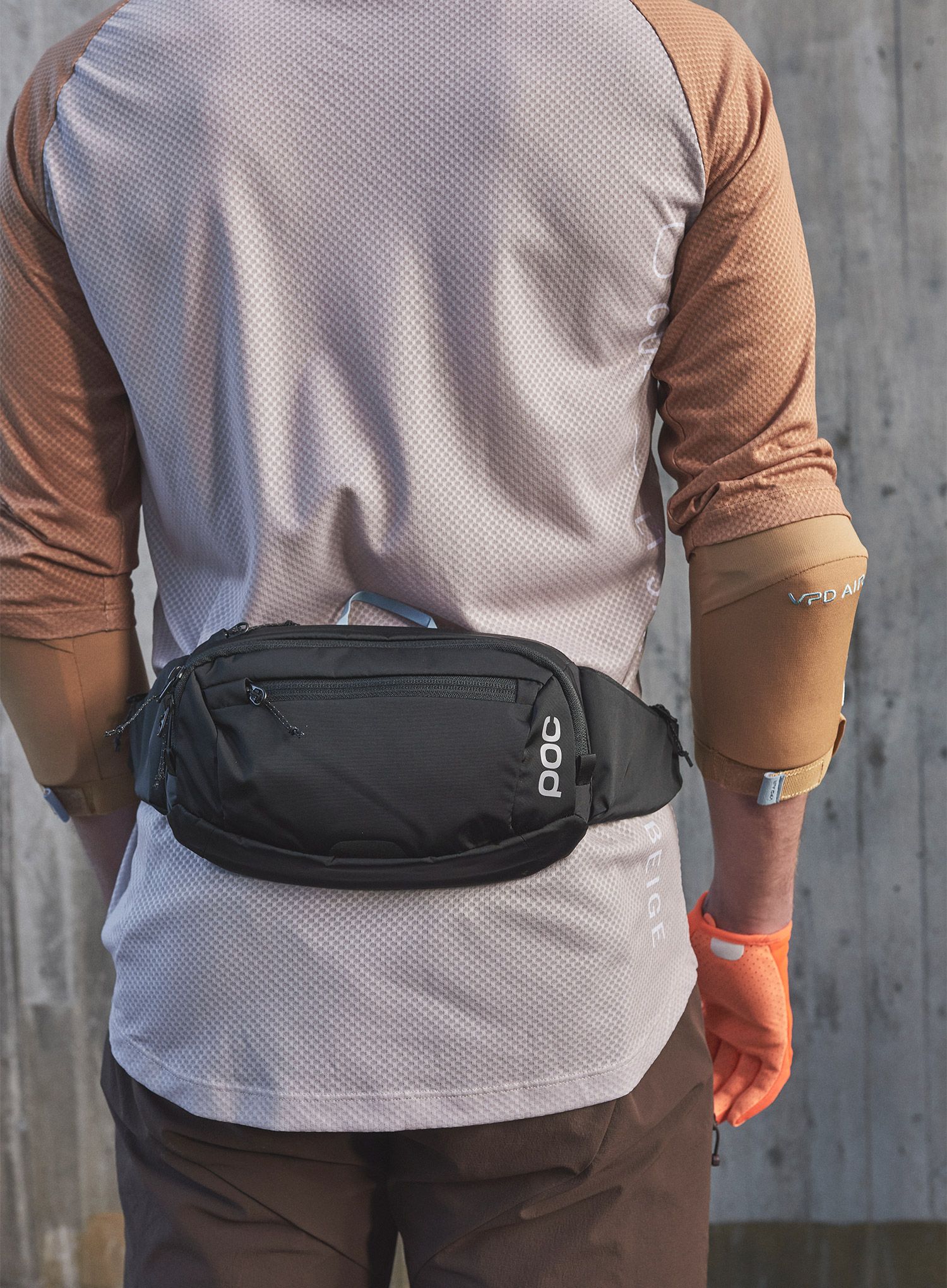 Torbica za okoli pasu POC Lamina Hip Pack - uranium black